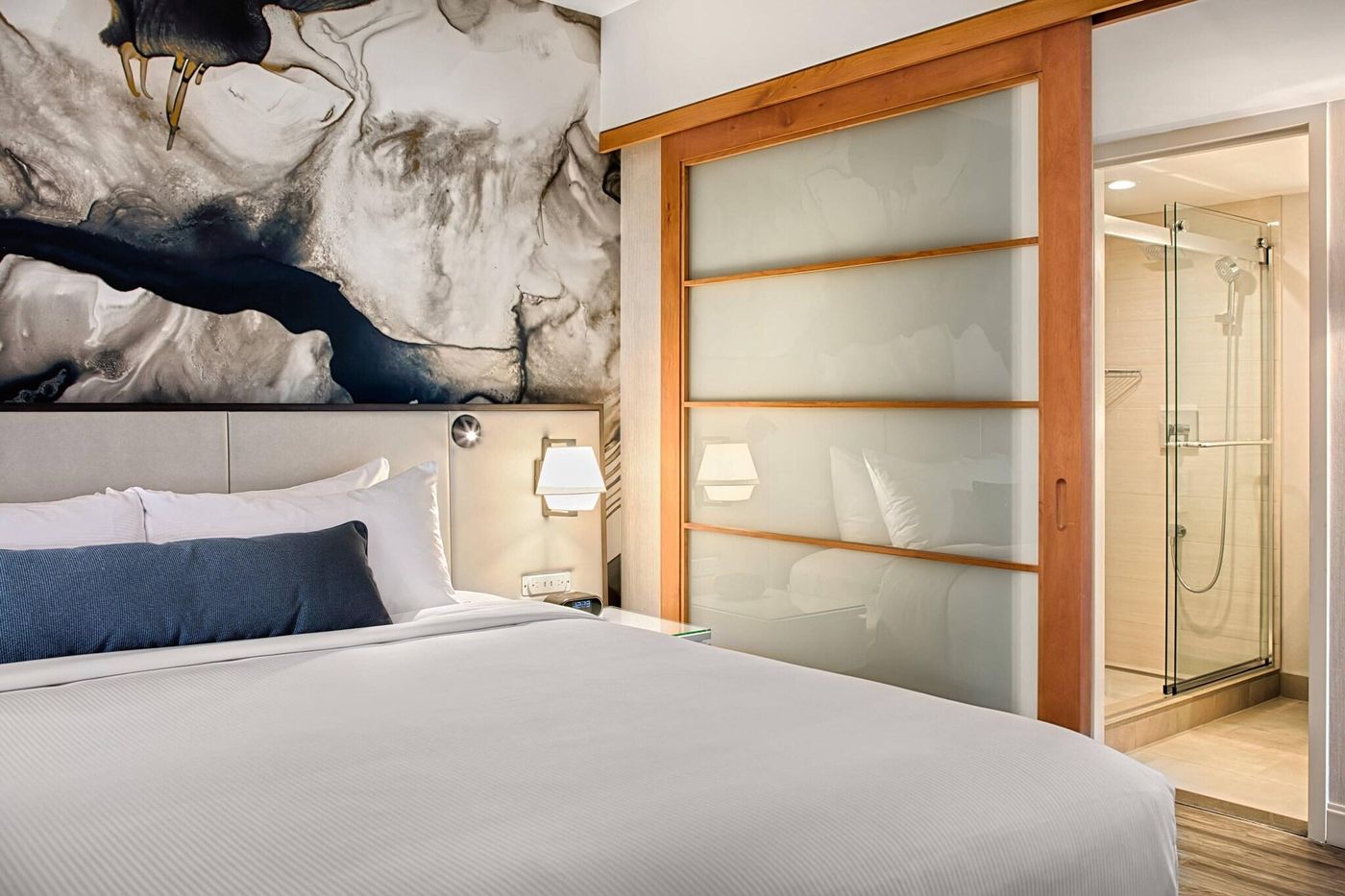 Delta-Hotels-By-Marriott-Vancouver-Downtown-Suites-Room-8