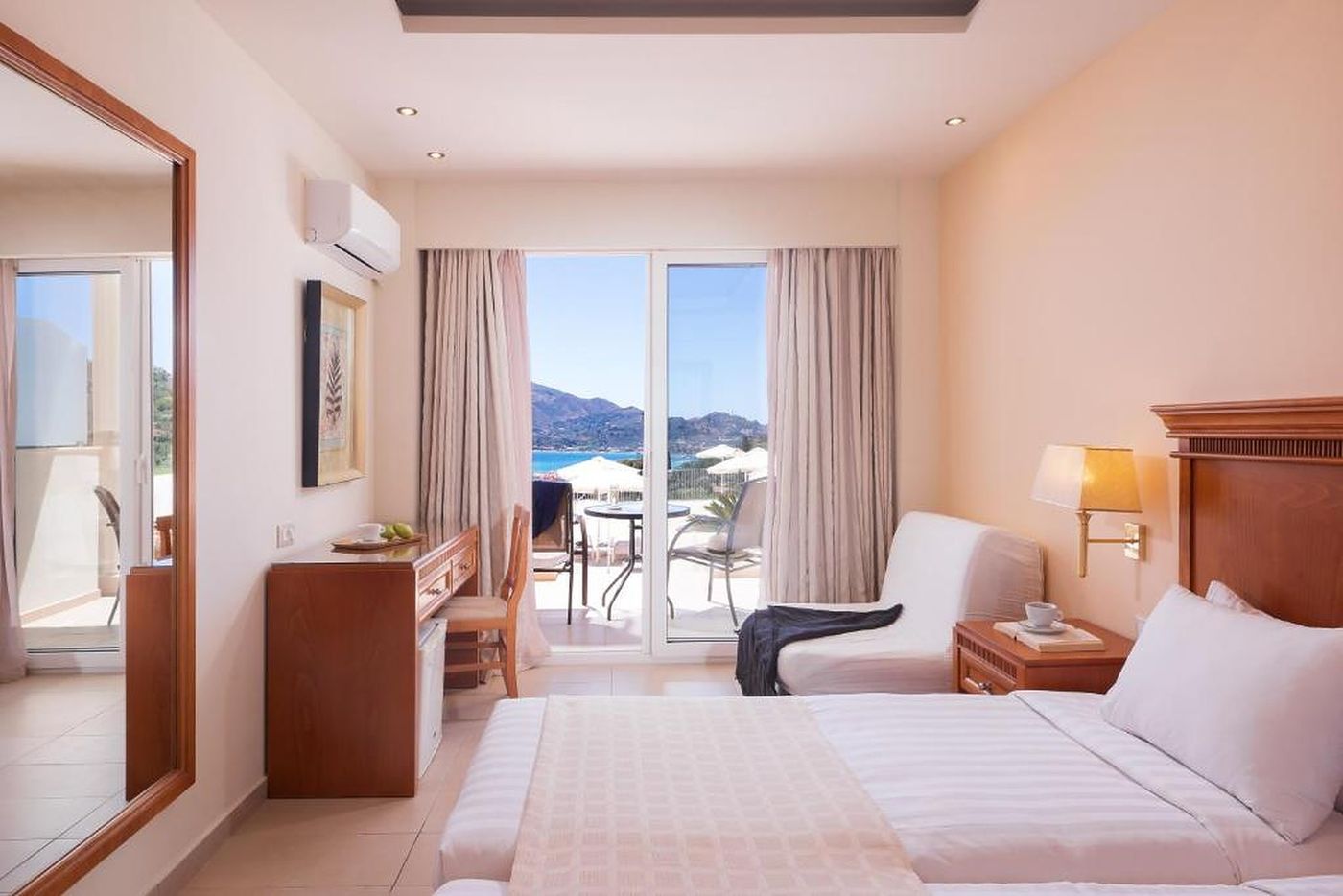 Avalon-Hotel-Room-13