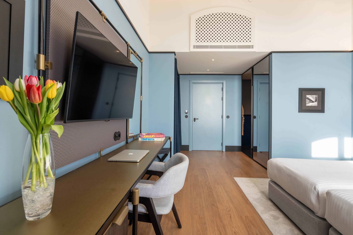 The-Editory-Riverside-Santa-Apolonia-Hotel-Room-6