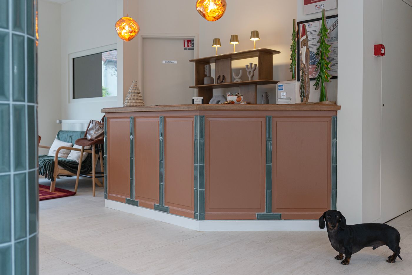 Hotel-Cinepole-Lobby-4