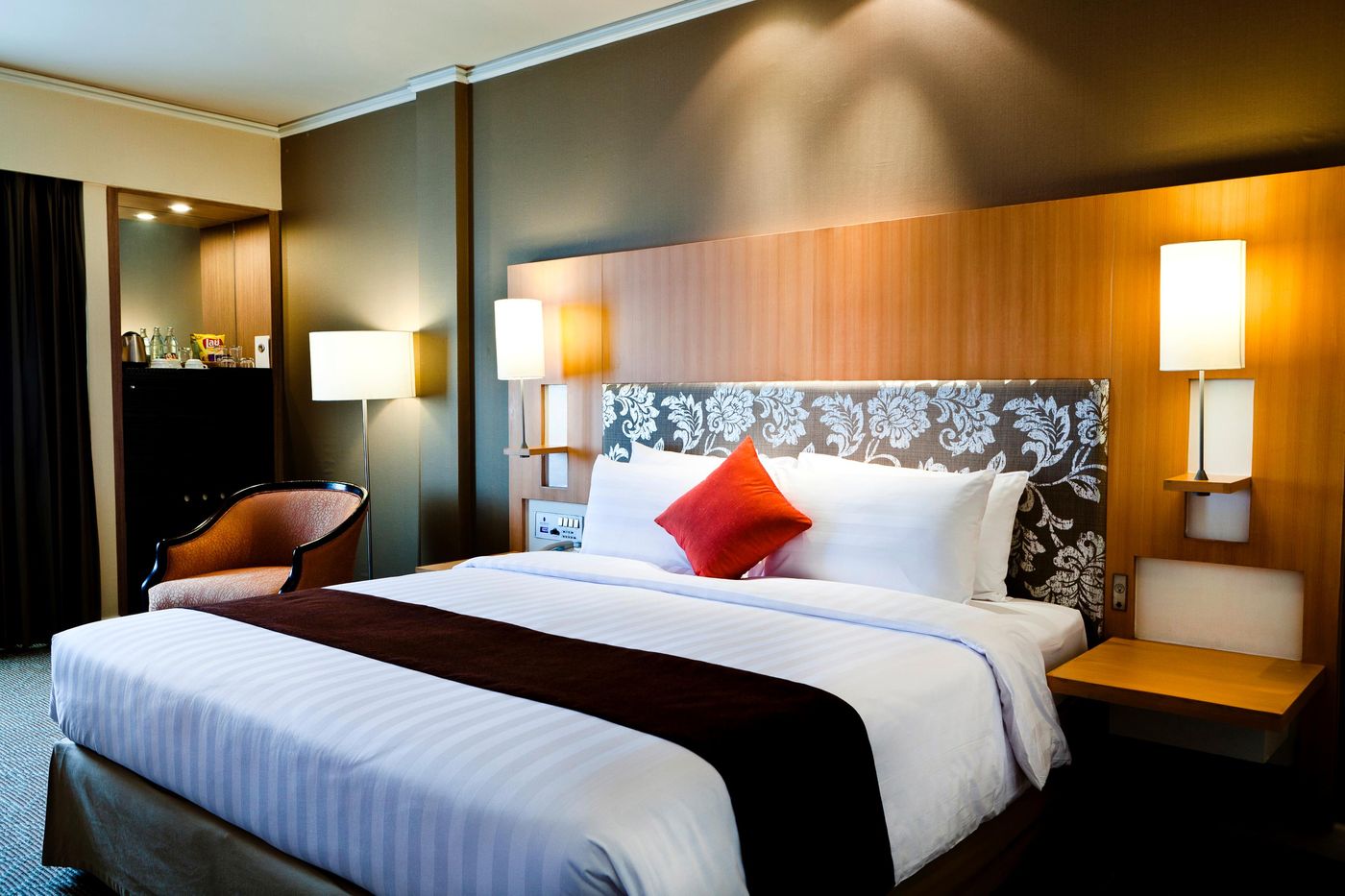 Royal-Princess-Larn-Luang-Bangkok-Room-9