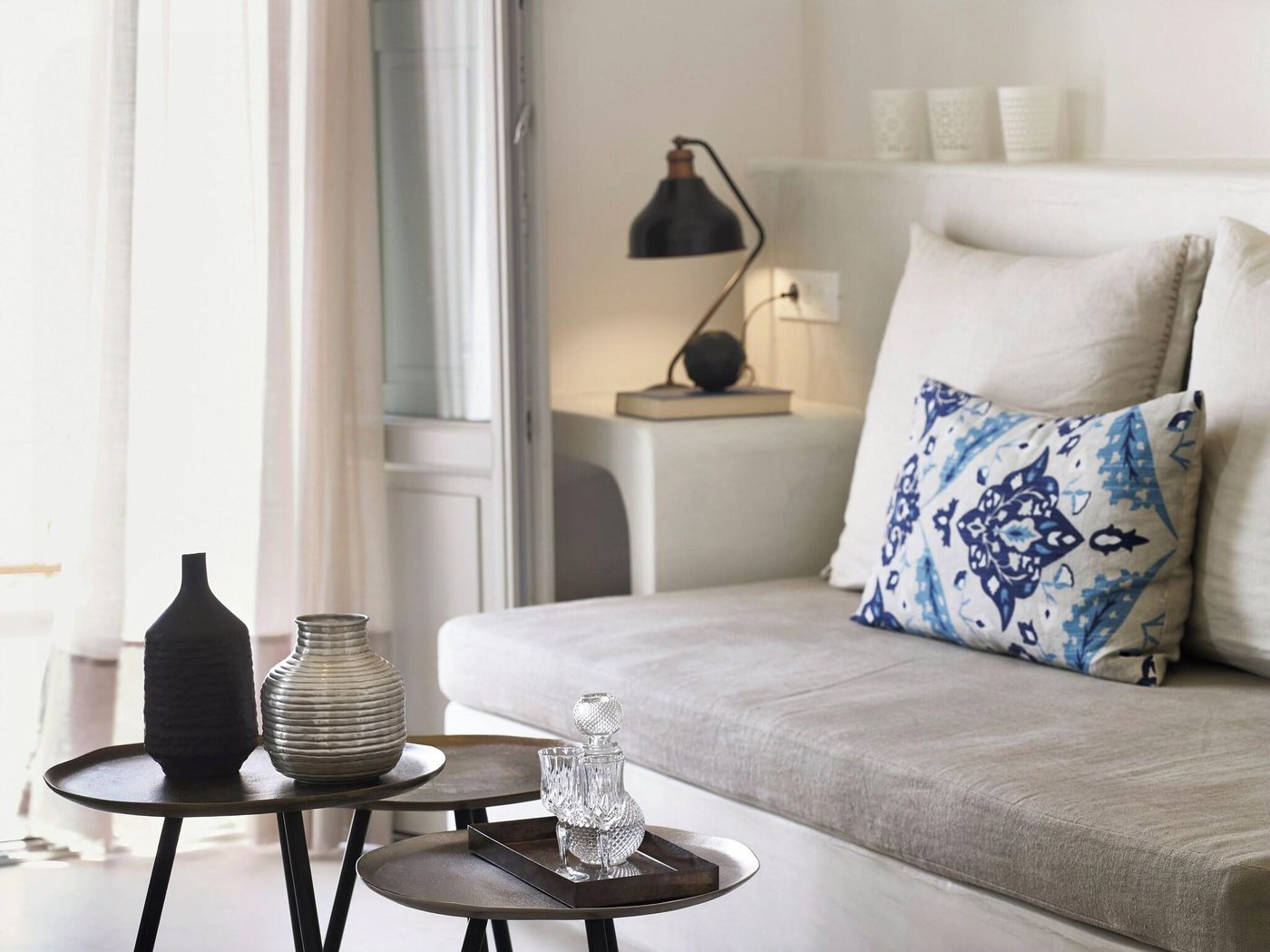 Santo-Maris-Oia--Luxury-Suites---Spa-Room-50