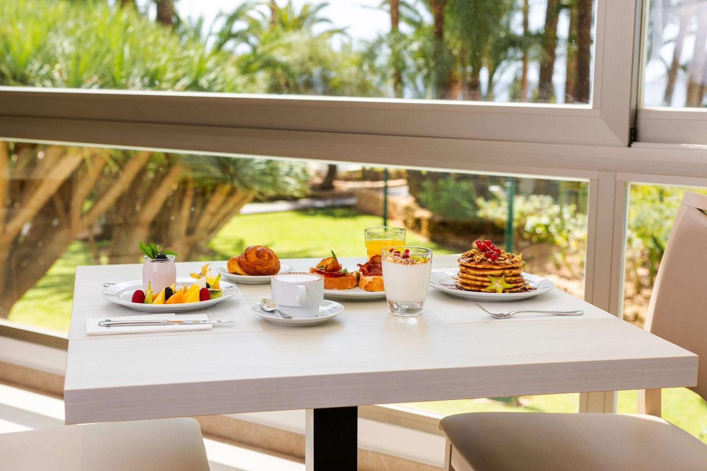 THB-Los-Molinos-Class-Restaurant-72