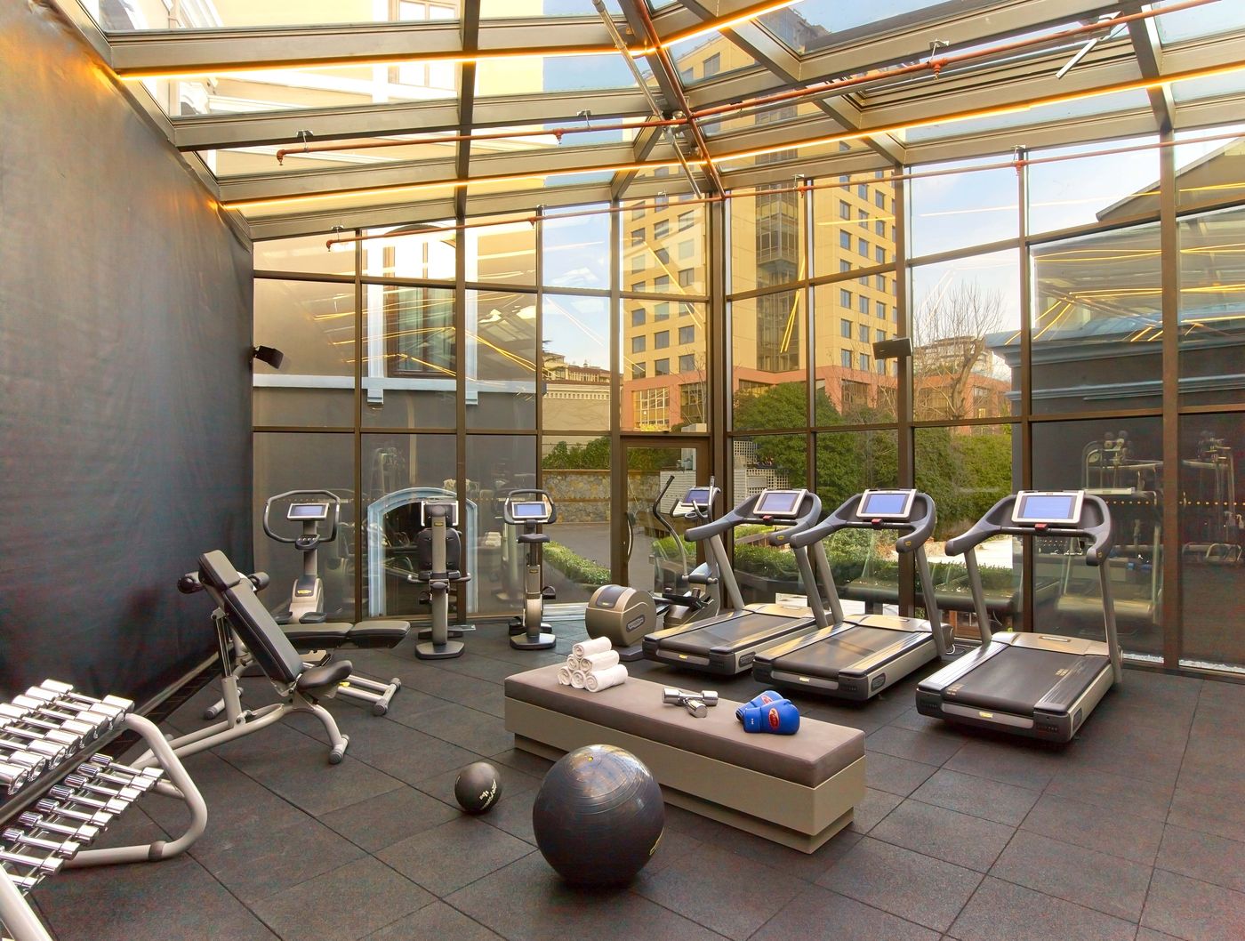 W-Hotel-Istanbul-Sports-and-Entertainment-26