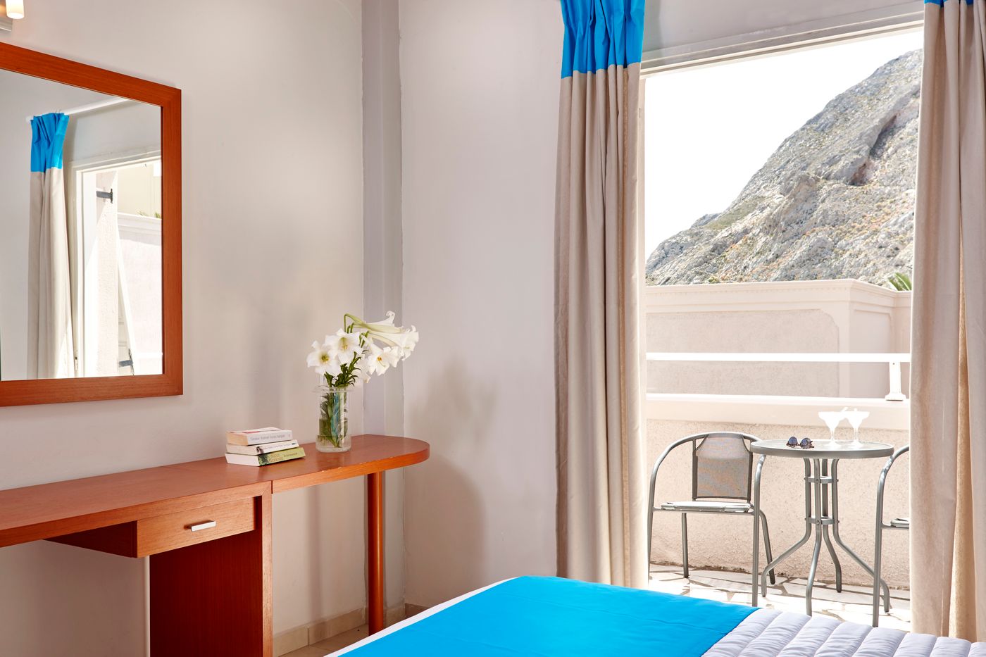 Terra-Blue-Santorini-Room-18