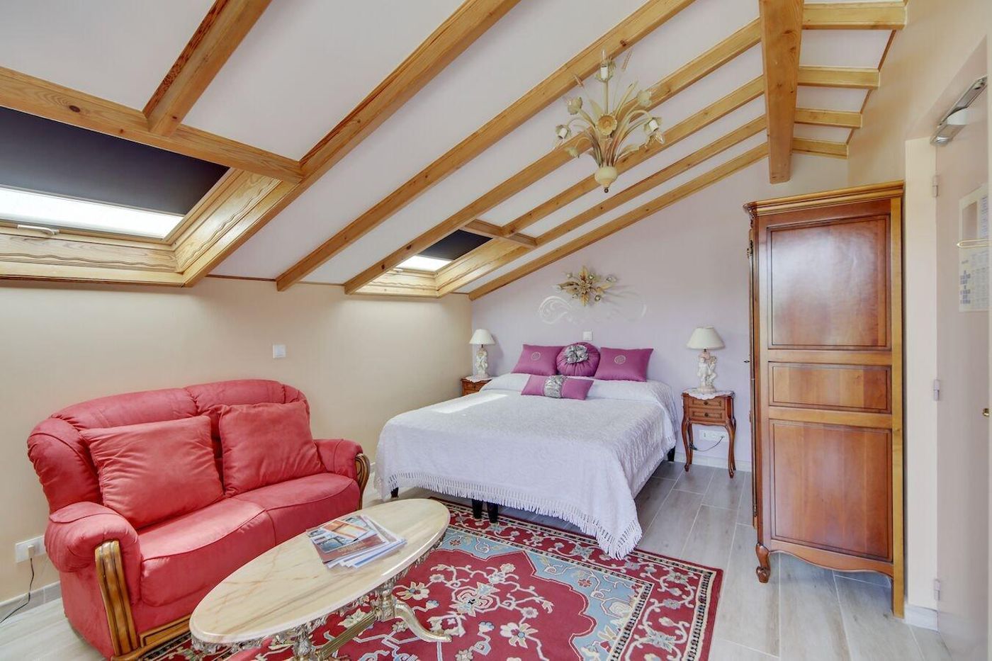 Chateau-de-Mei-Lese-Room-73