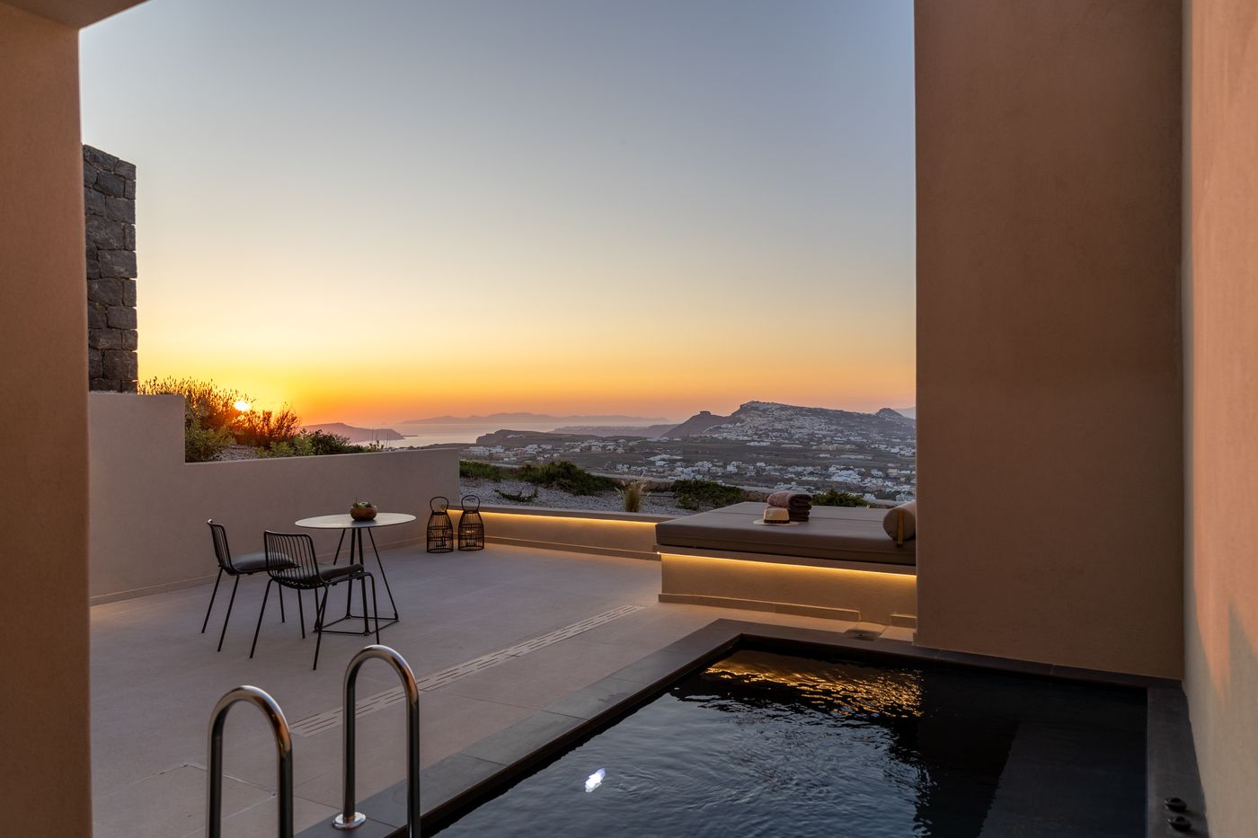 North-Santorini-A-Luxury-Spa-Hotel-Room-57