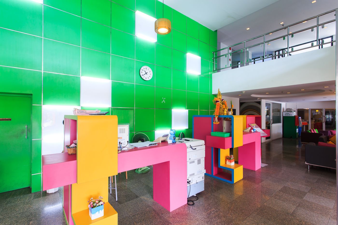 Samui-Verticolor-Lobby-51