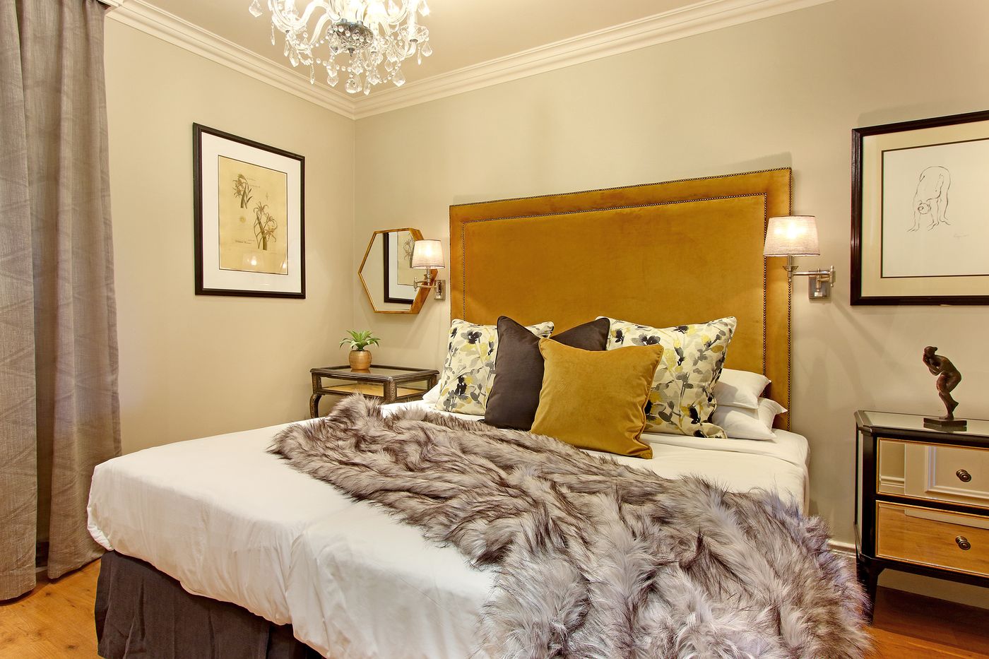 Cape-Royale-Luxury-Hotel-Room-7