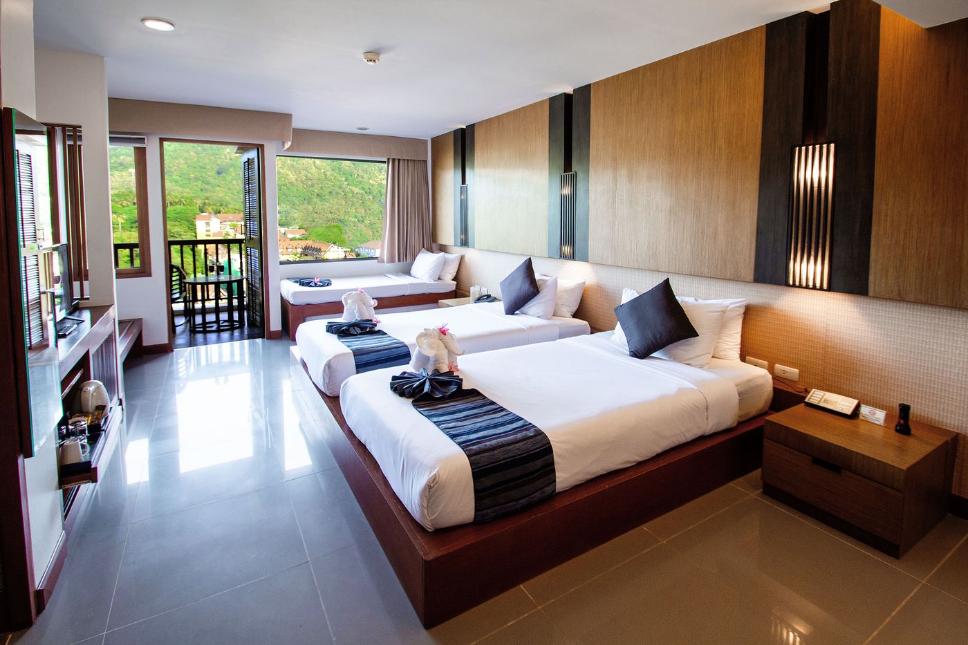 Peach-Blossom-Resort-Room-14