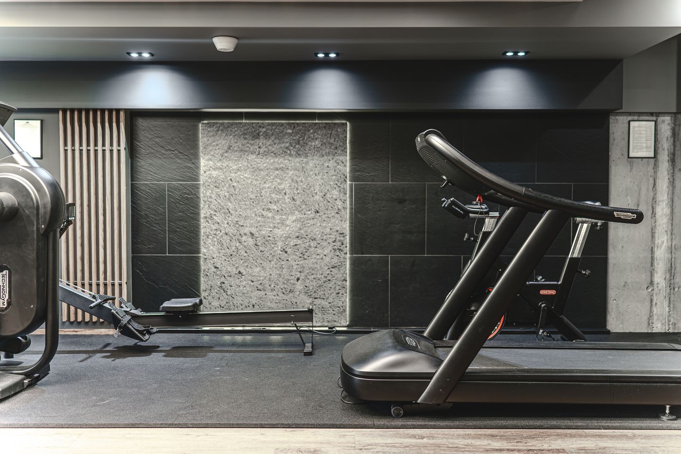 Lwowska1-Sports-and-Entertainment-65