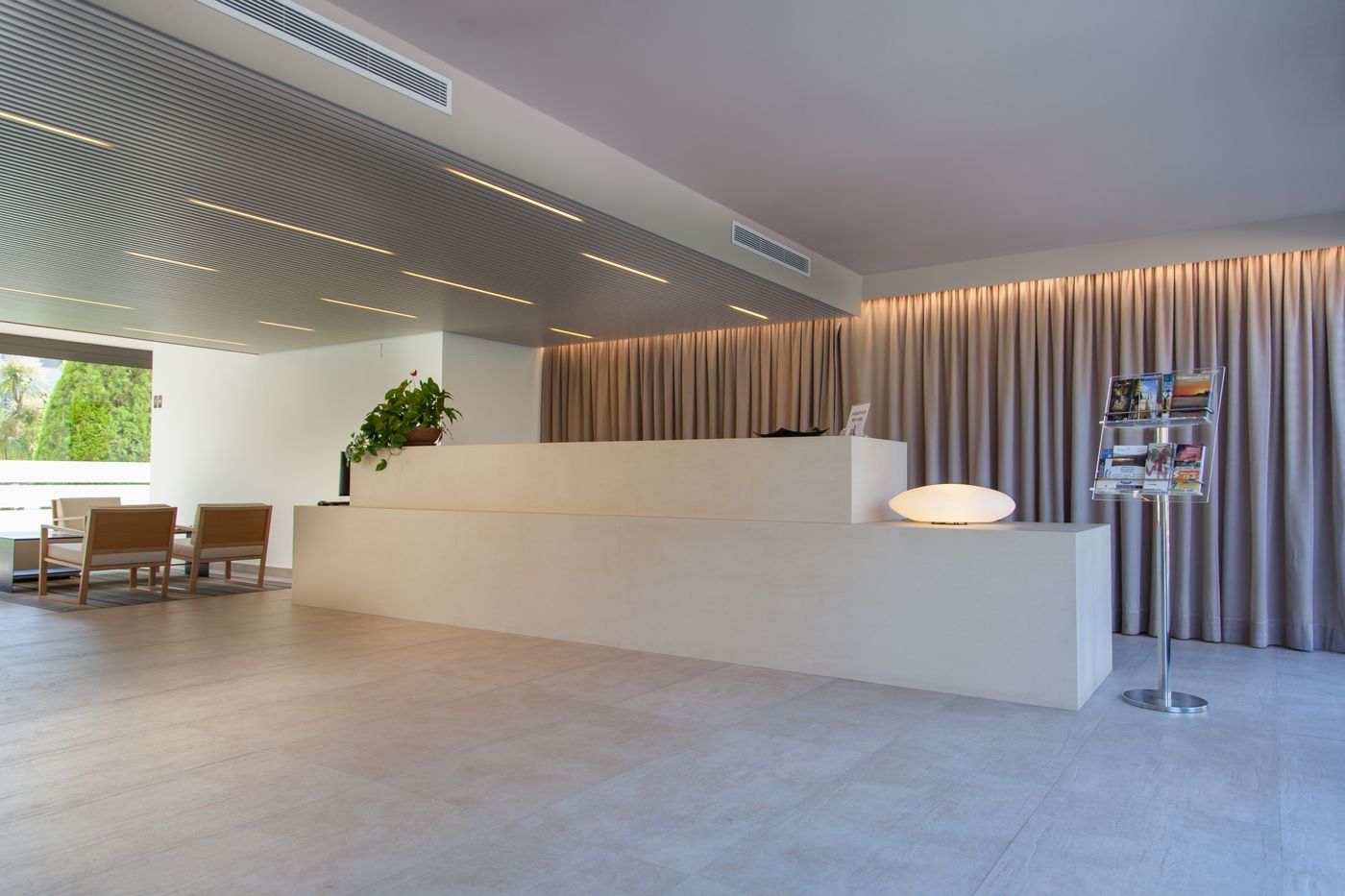 Atenea Park Suites & Apartments-Spain-VILANOVA I LA GELTRU-Lobby-5
