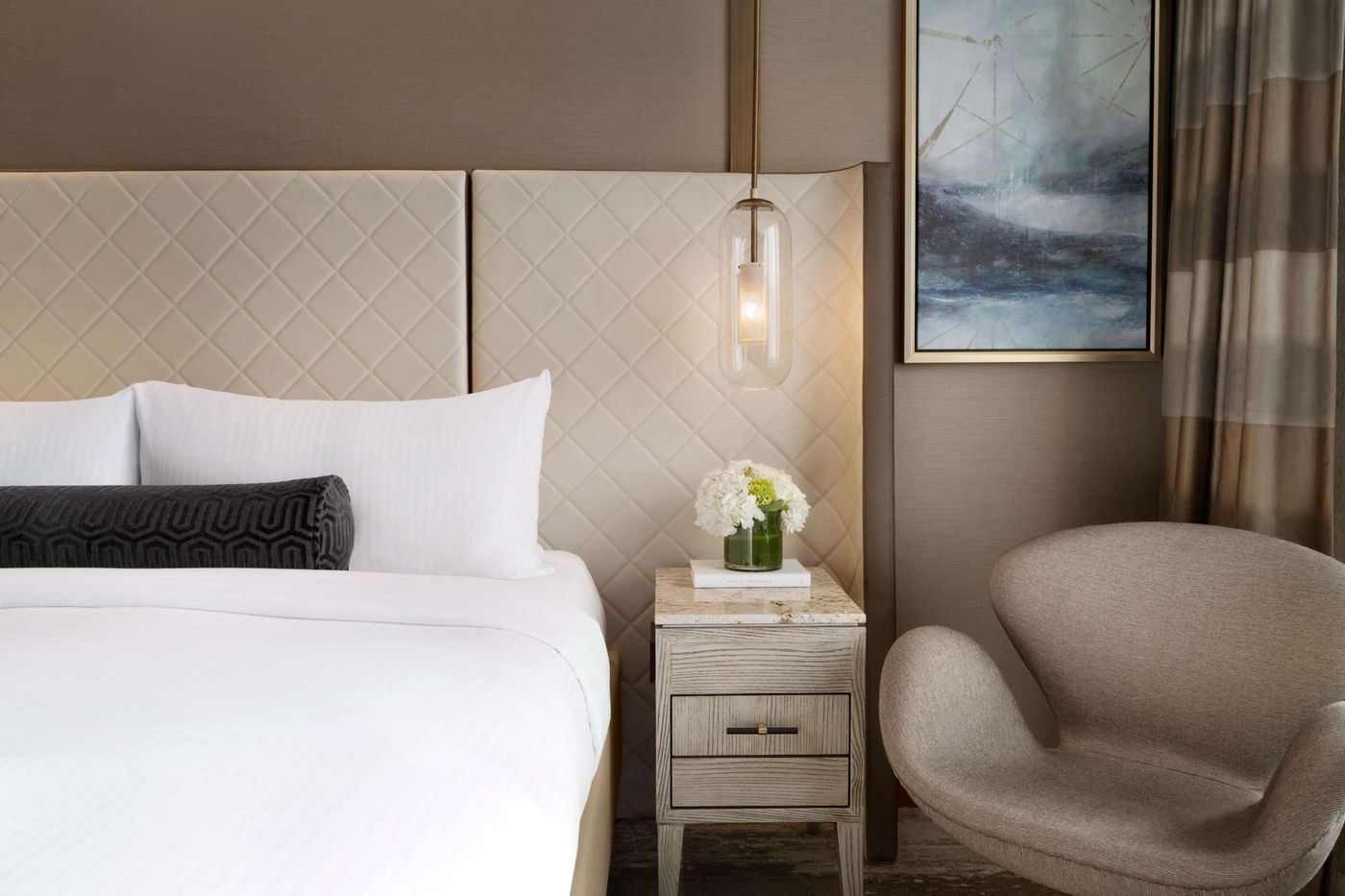 Fairmont-Vancouver-Airport-Room-37