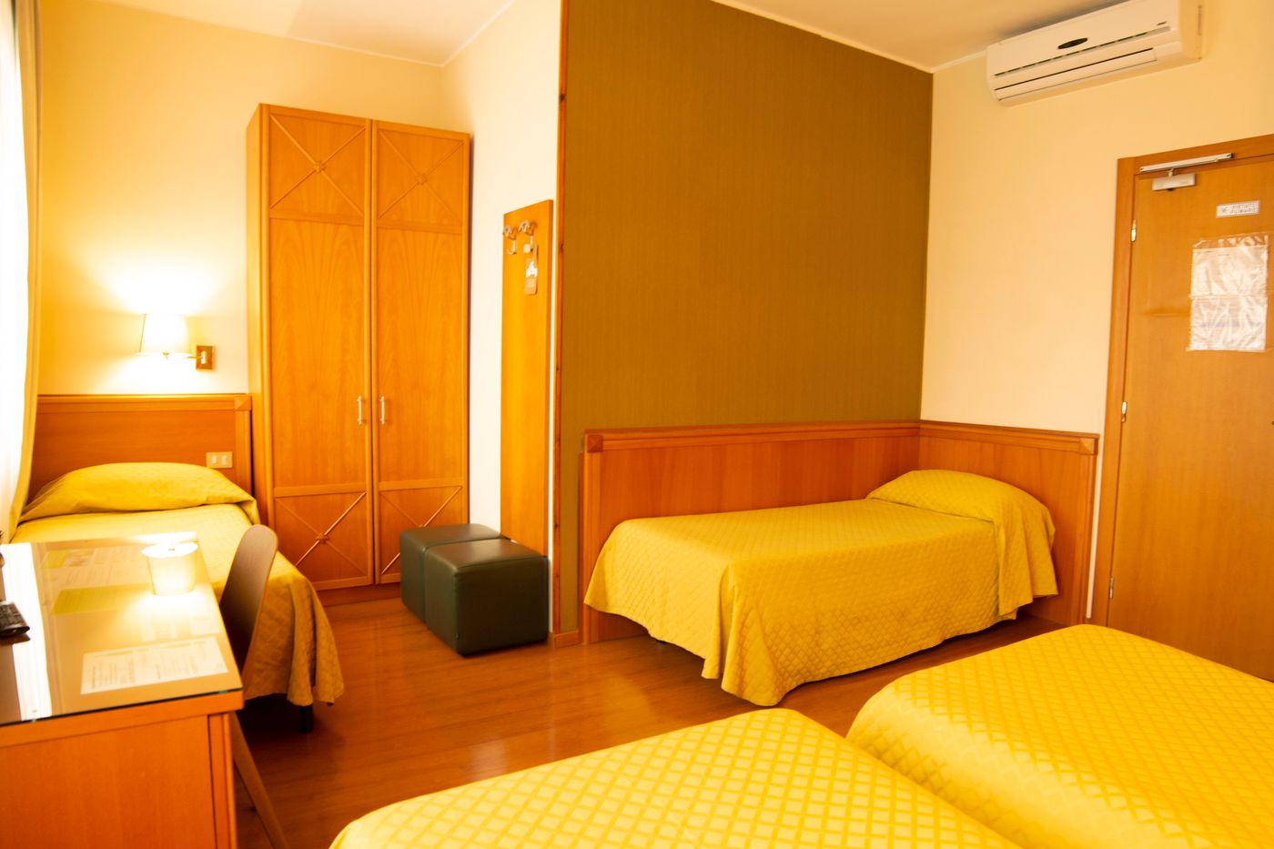 Eco-Hotel-Milano---Bioriso-Restaurant-Room-43