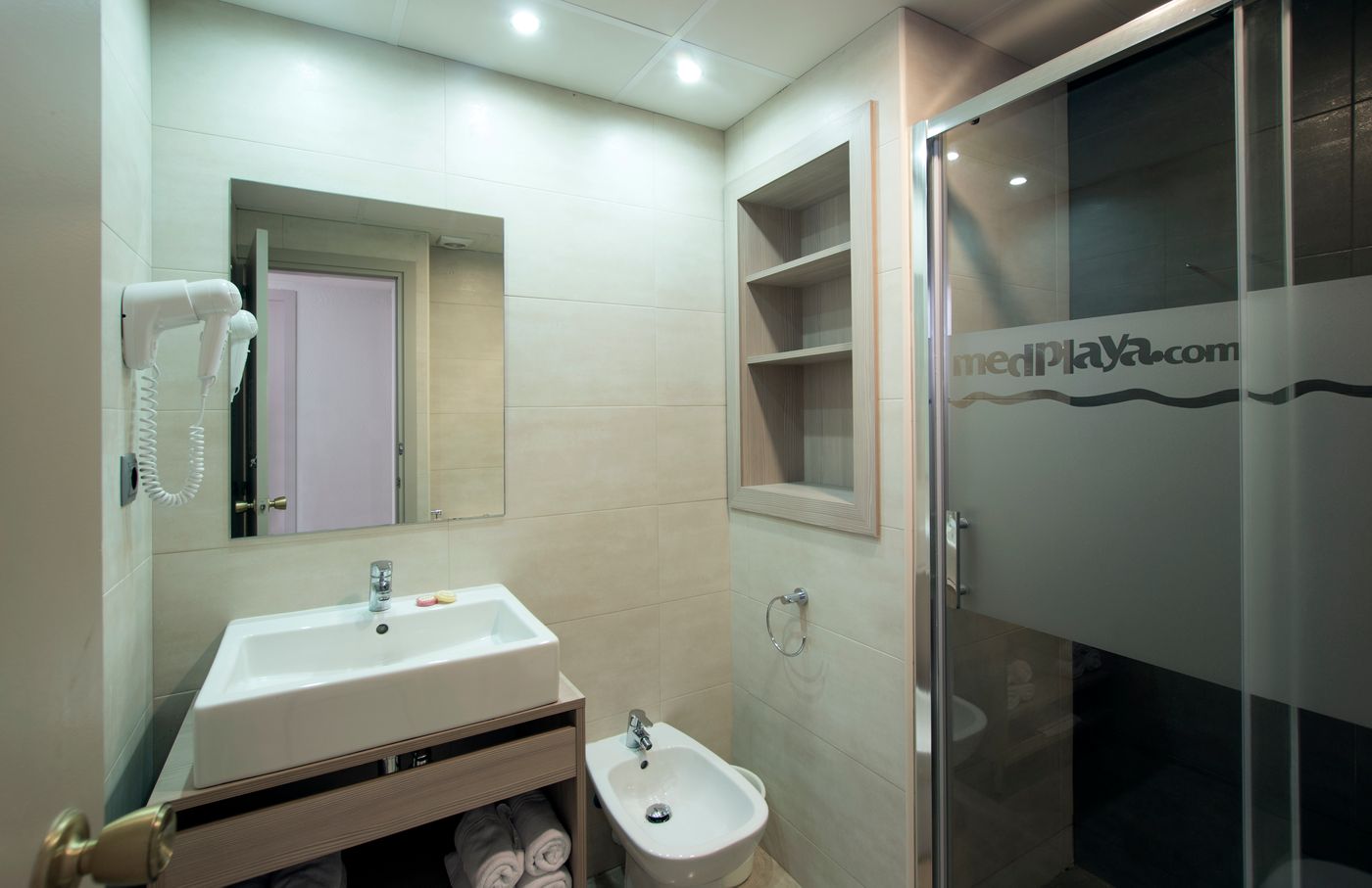 MedPlaya-Esmeraldas-Aparthotel-Room-25