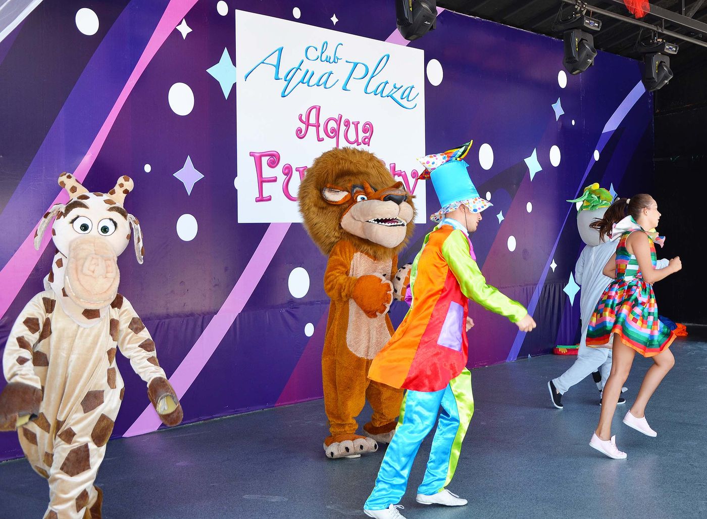 Club-Aqua-Plaza-Sports-and-Entertainment-72