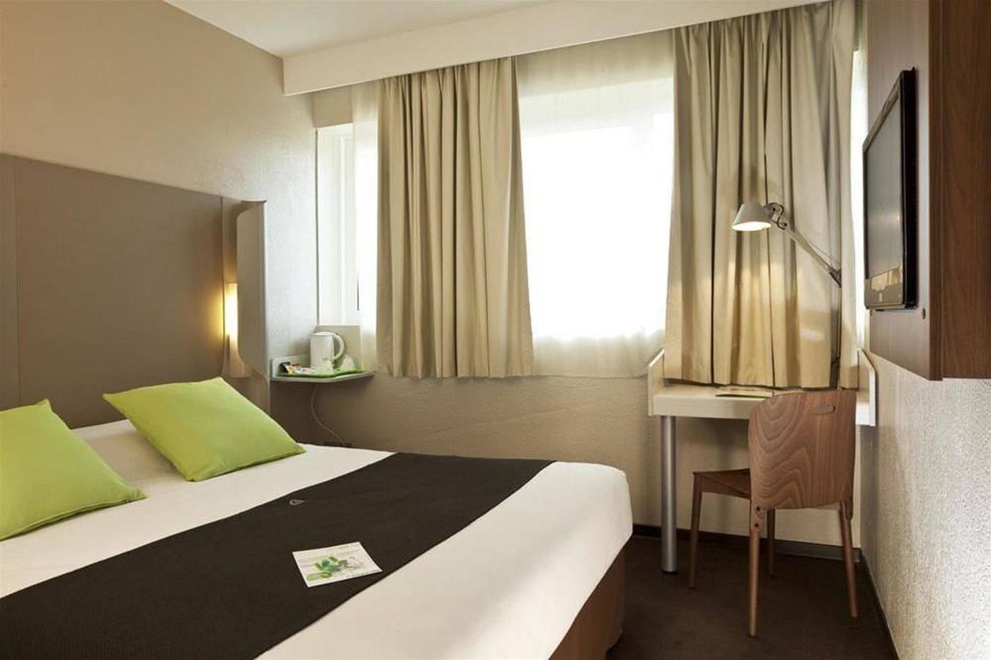 Campanile Perpignan Nord - Aéroport-France-Rivesaltes-General view-1