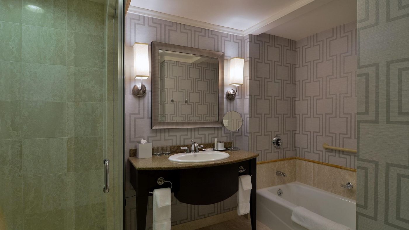 Loews-Boston-Hotel-Room-23