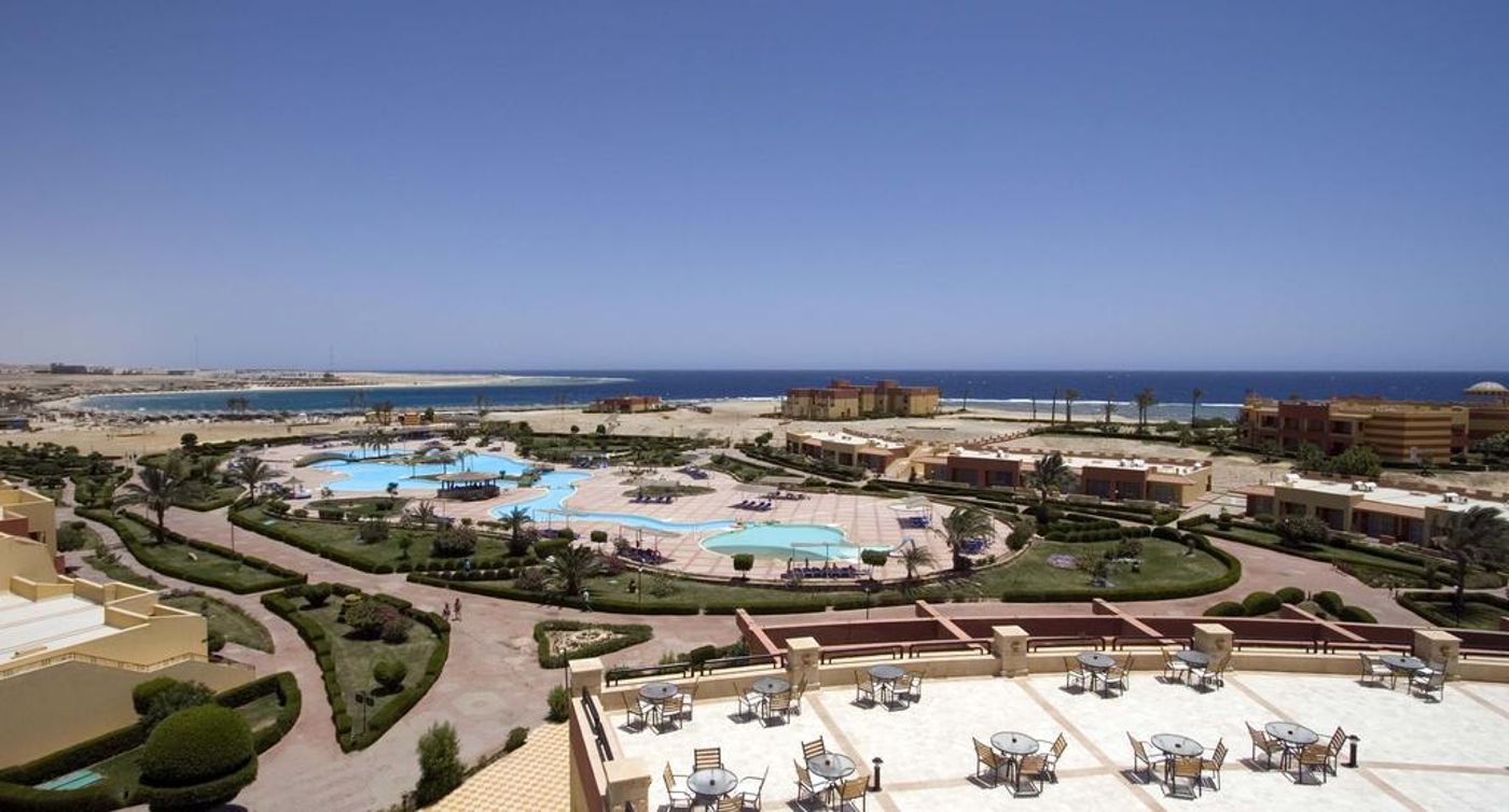 Malikia-Resort-Abu-Dabbab-Pool-16