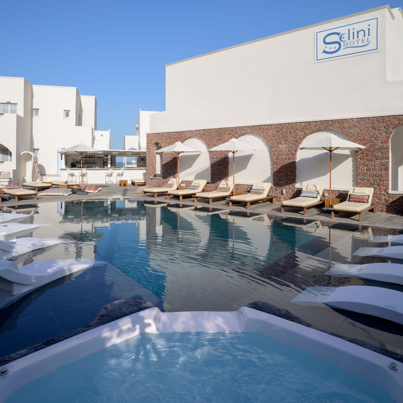 Selini-Hotel-Pool-2