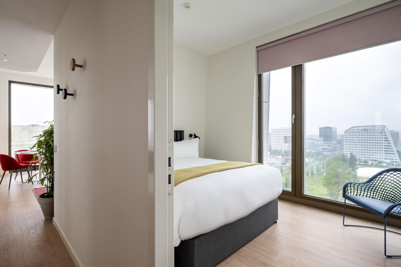Premier-Suites-Plus-Amsterdam-Room-13