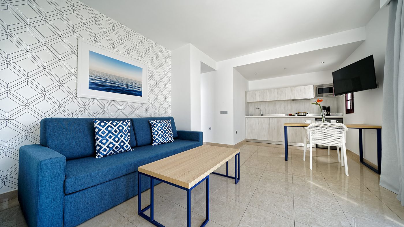 Broncemar-Beach-Room-33