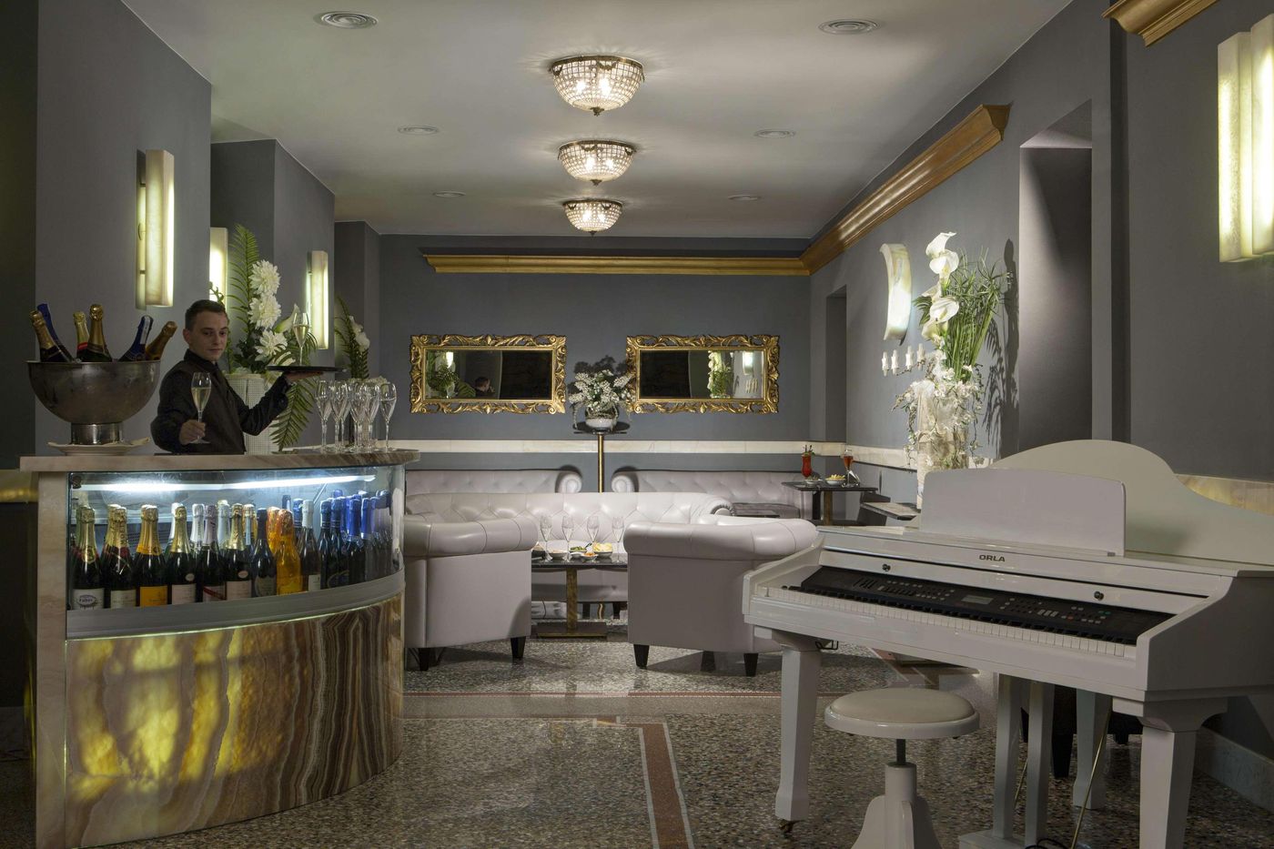 Golden-Tulip-Rome-Piram-Bar-14