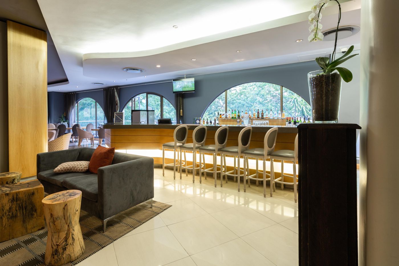 Holiday-Inn-Express-Cape-Town-City-Centre-Bar-15