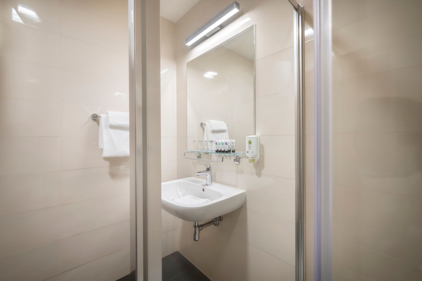 Maistra-Select-Srebreno-Premium-Apartments-Room-16