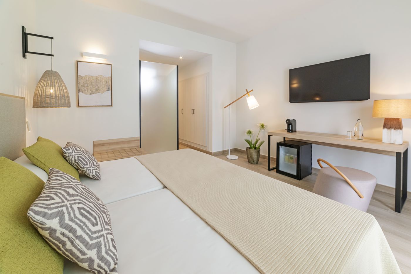 Cabogatamar-Garden-Room-23