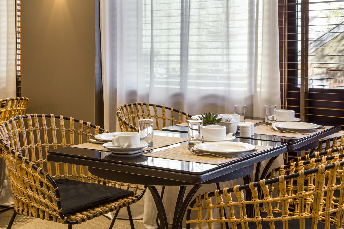 Dom-Carlos-Park-Restaurant-2