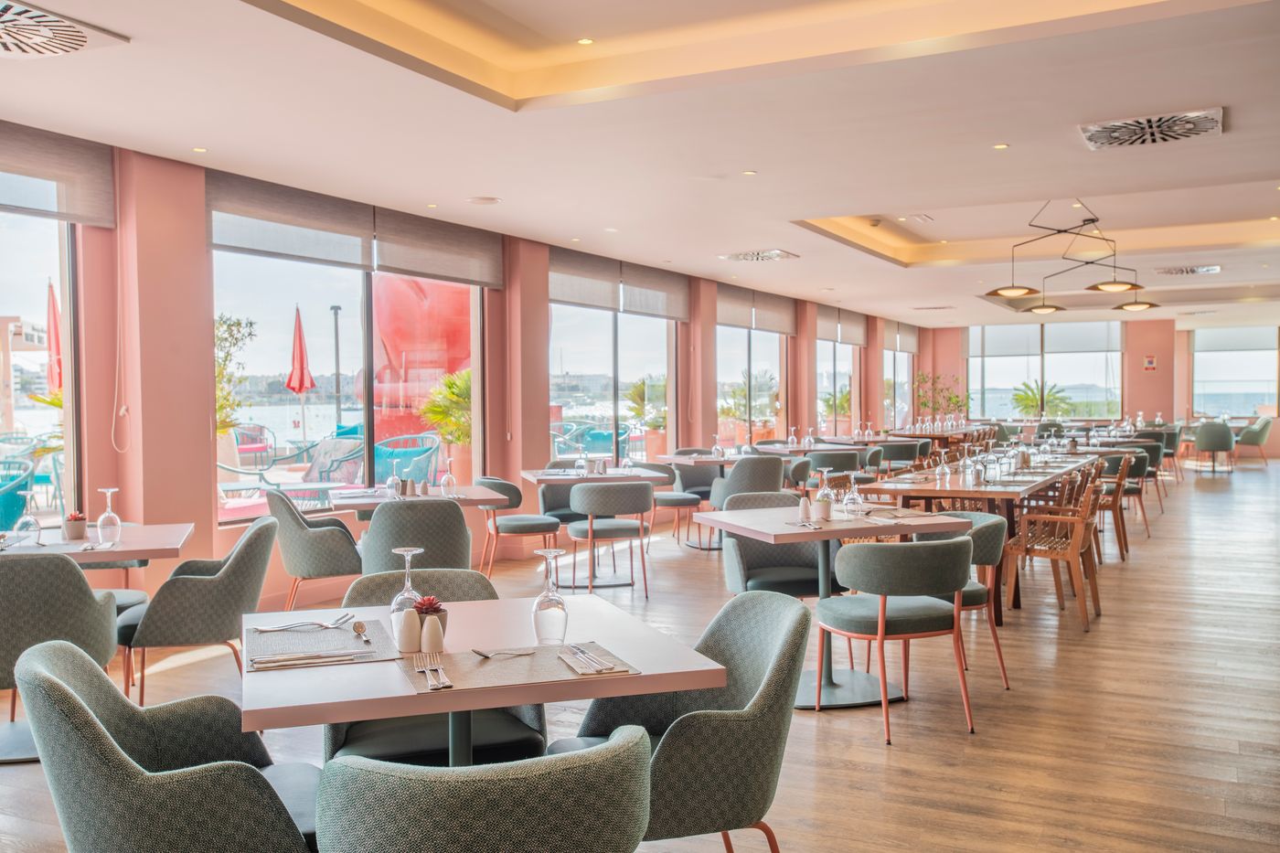 NYX-Hotel-Ibiza---Adults-Only-Restaurant-42