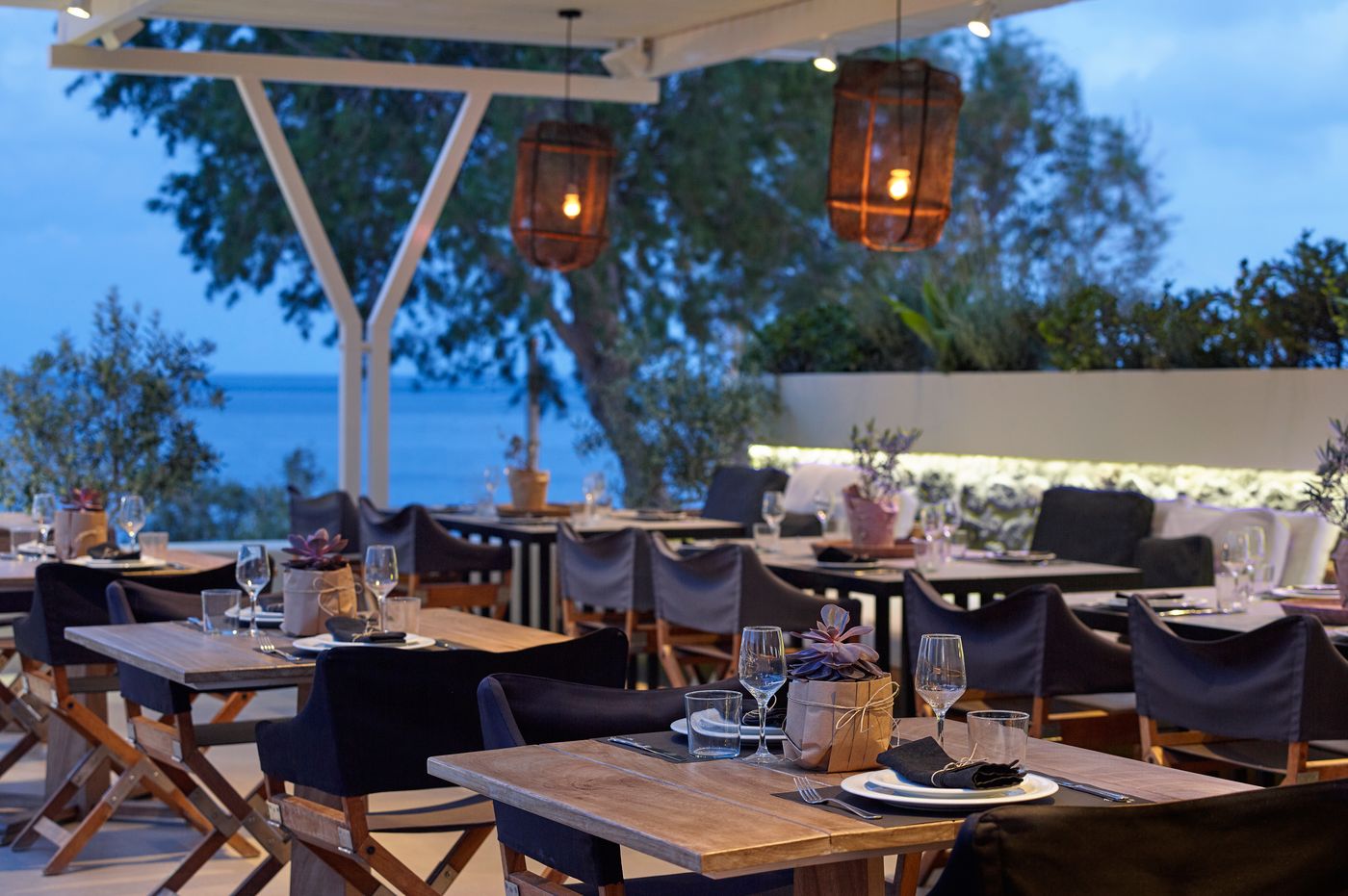 Bellonias-Villas-Restaurant-14