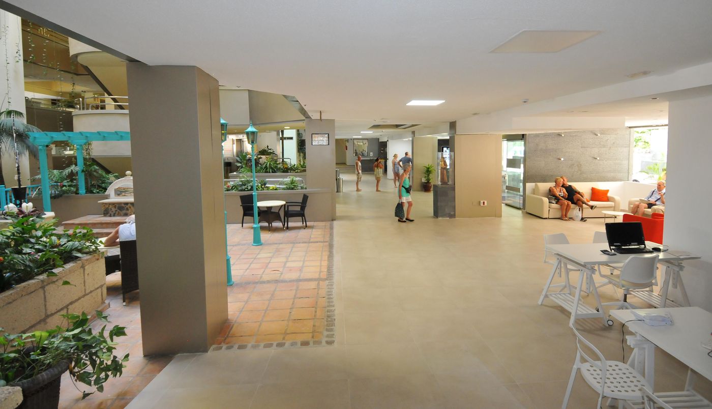 Paradise-Park-Fun-Lifestyle-Hotel-Lobby-66