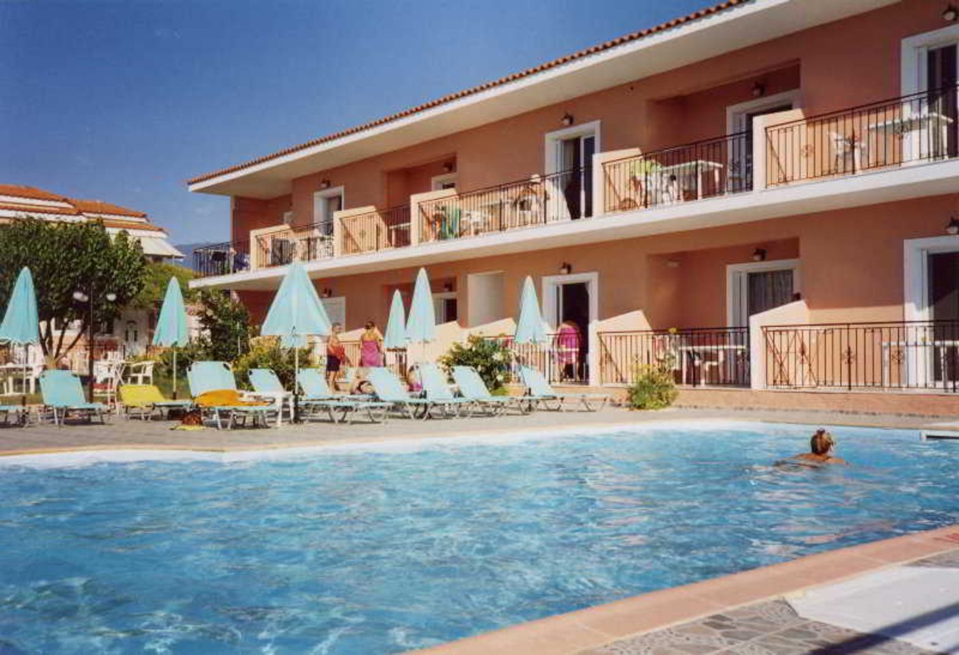 Paradise-Studios-Pool-5