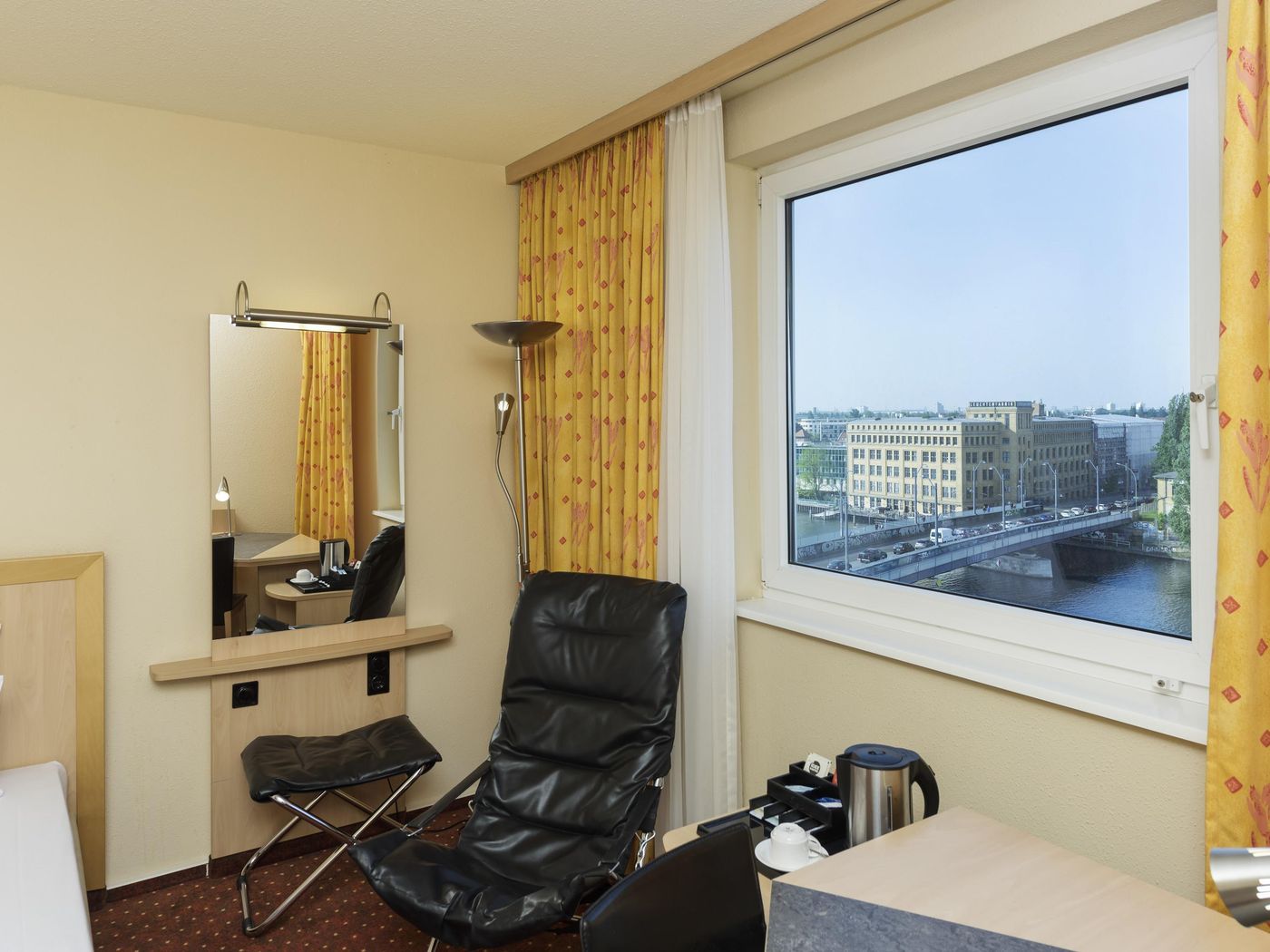 ibis-Styles-Berlin-Treptow-Room-5