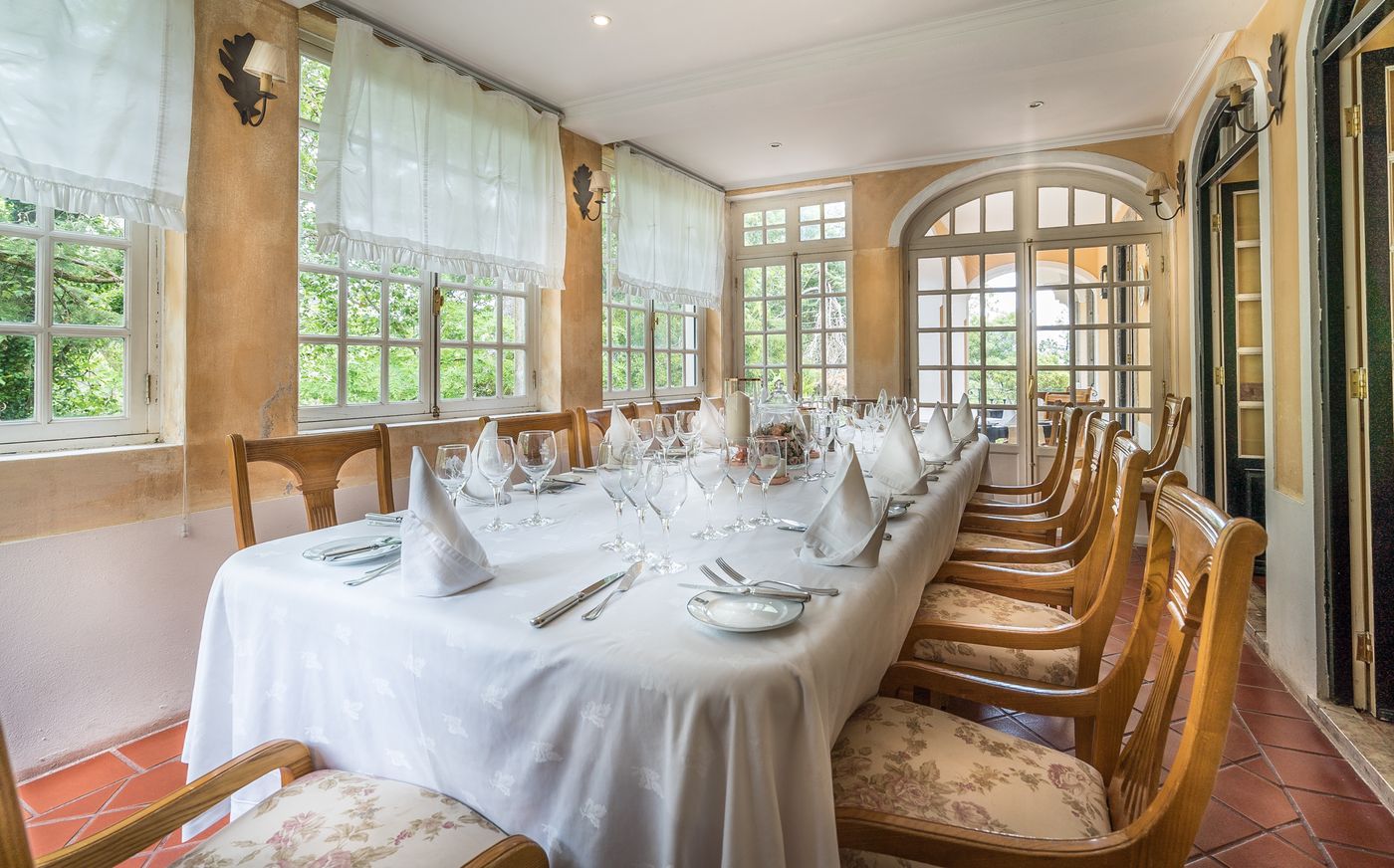 Lawrence-s-Hotel-Restaurant-32