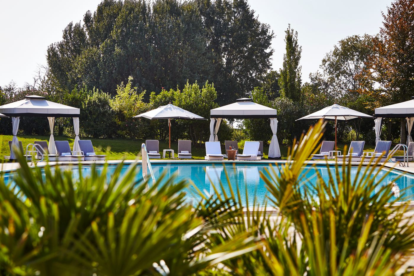 San-Clemente-Palace-Kempinski-Hotel-Venice-Pool-81