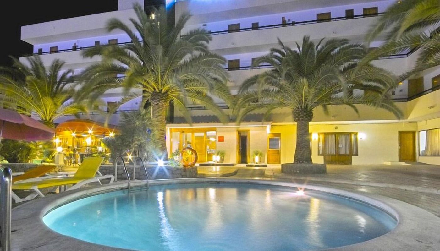 Bahia-de-San-Antonio-Pool-10