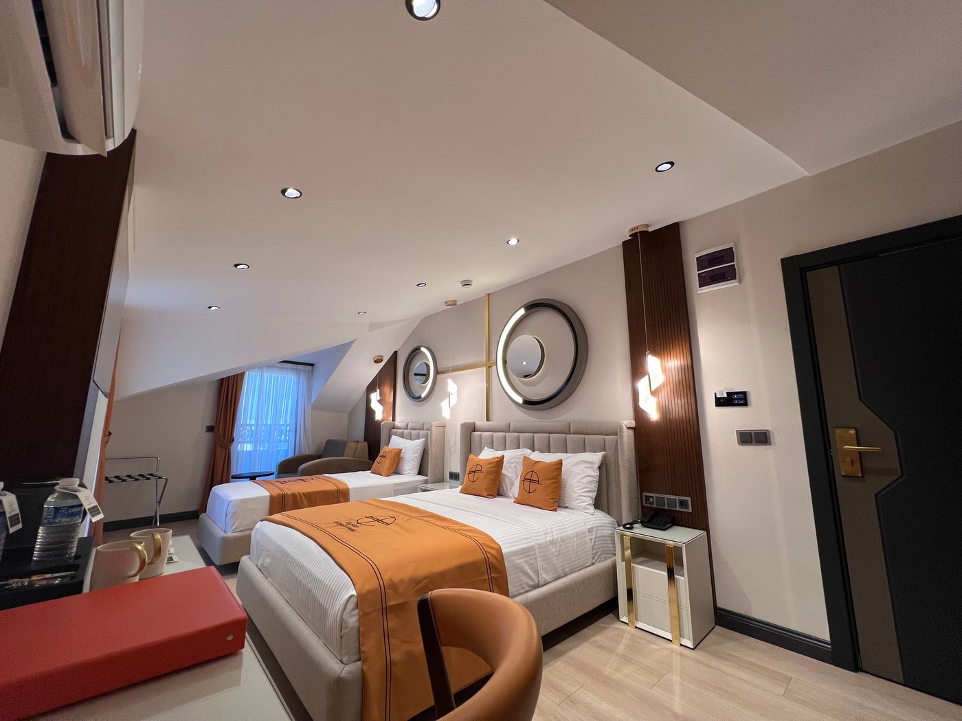 Elysian-Airport-Hotel-Room-13