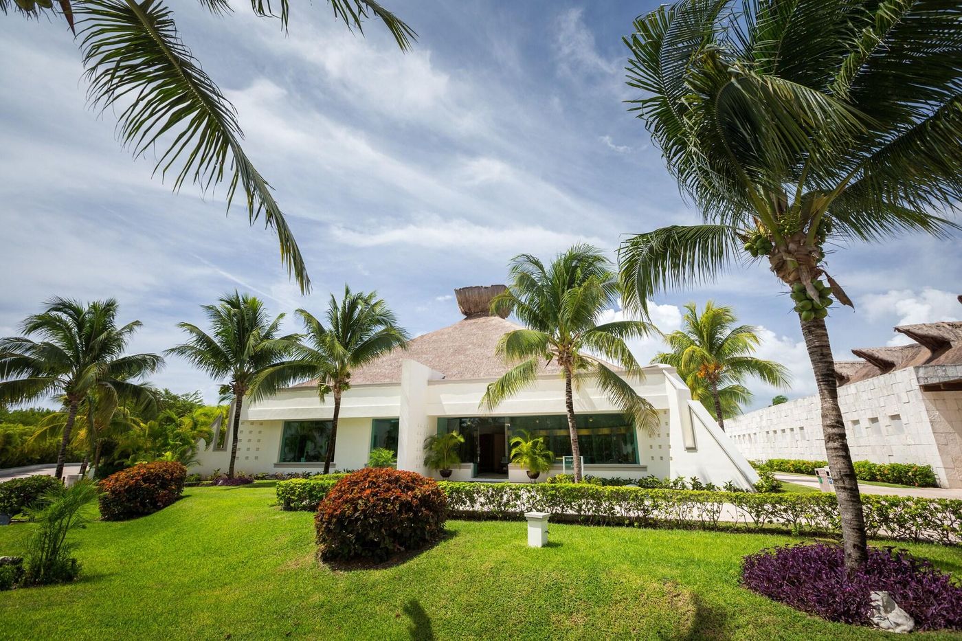 Bluebay-Grand-Esmeralda-Room-4