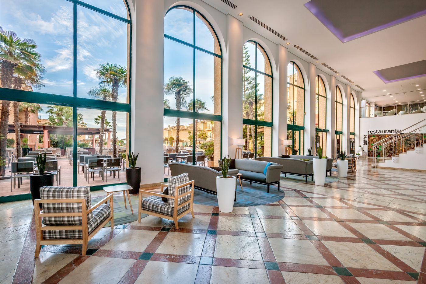 Barcelo-Punta-Umbr----a-Mar-Lobby-60