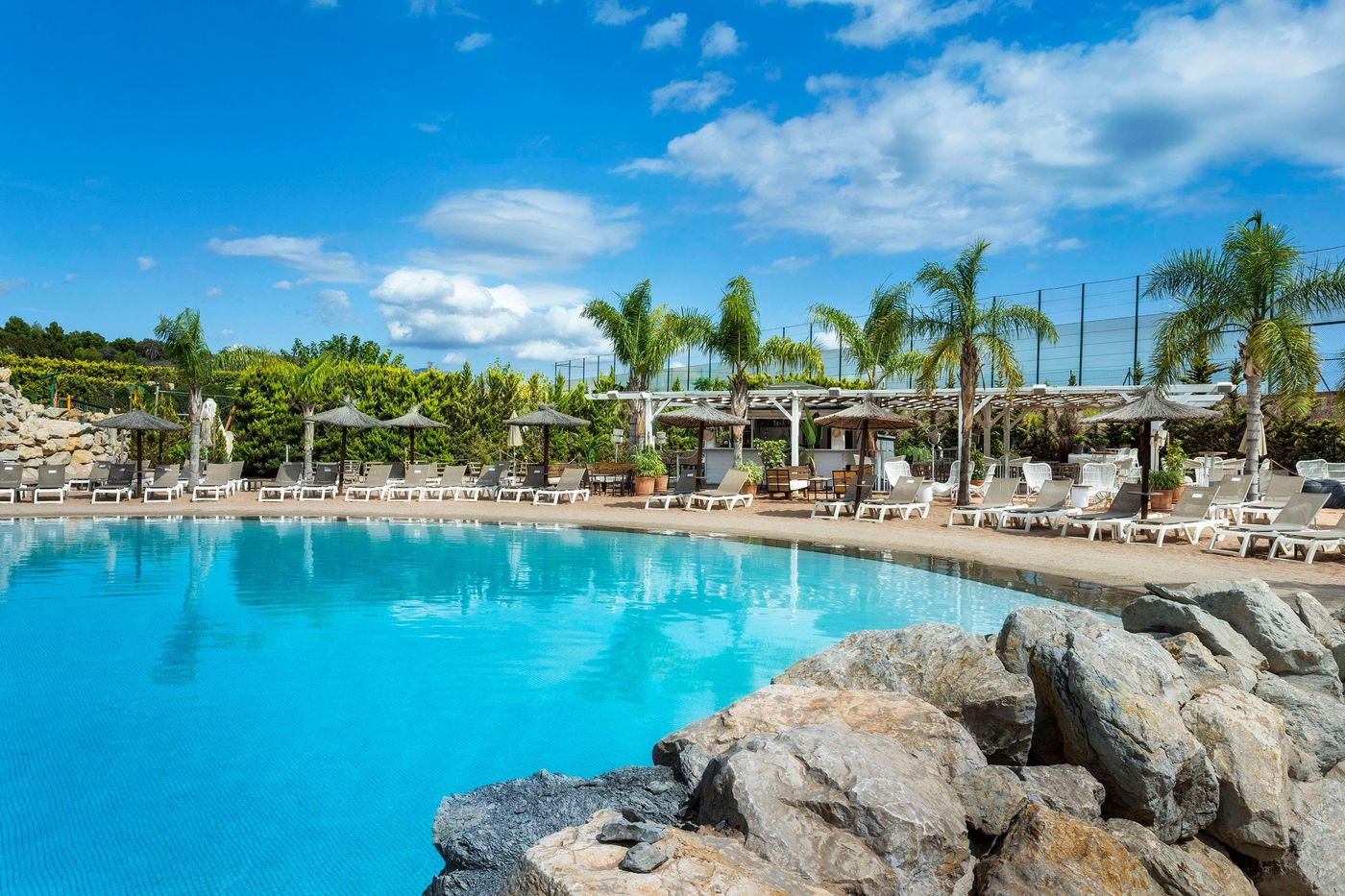 The-Level-At-Melia-Villaitana-Pool-9