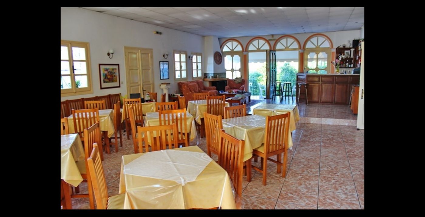 Apraos-Bay-Hotel-Lobby-24