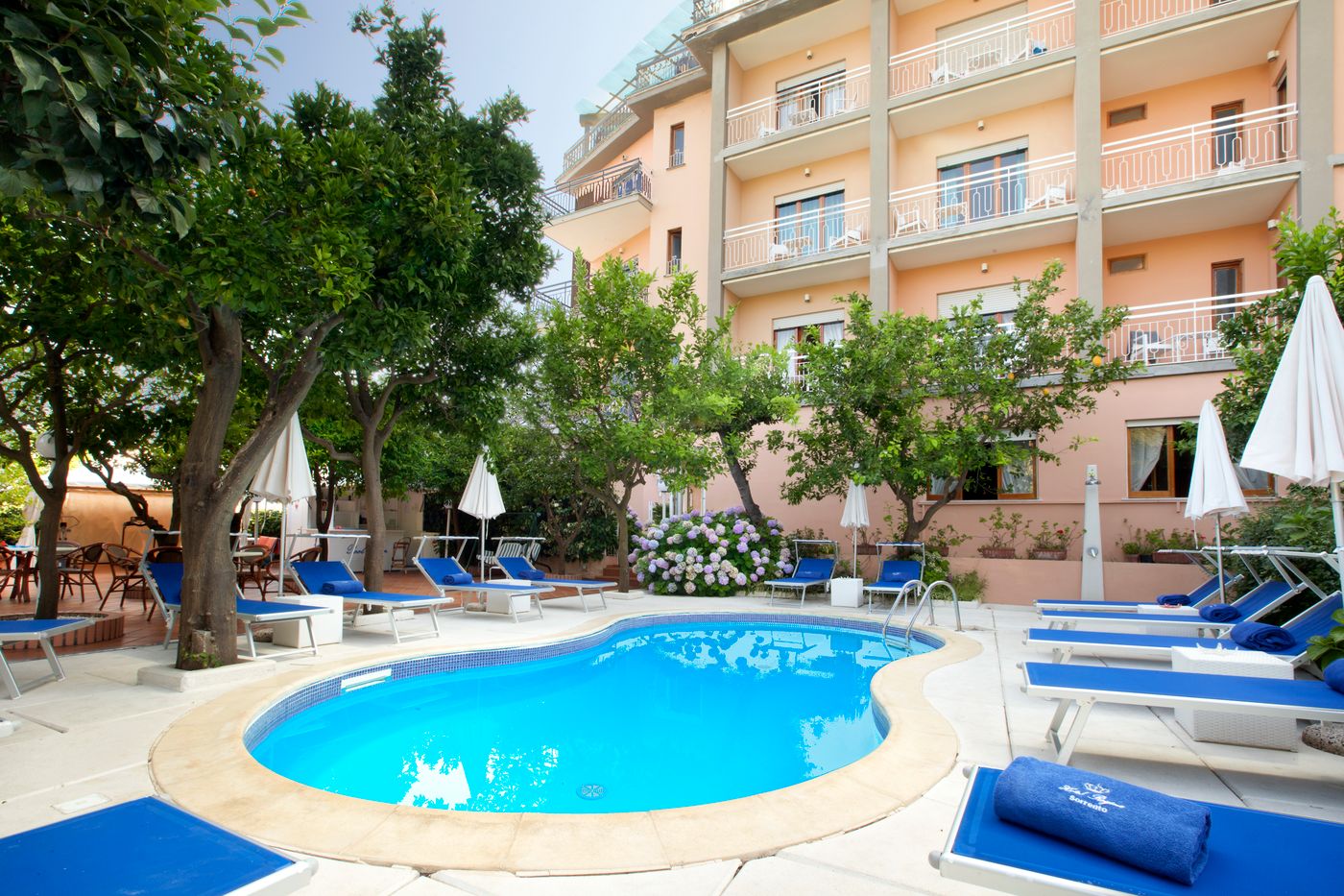 Hotel-Regina-Sorrento-Pool-1