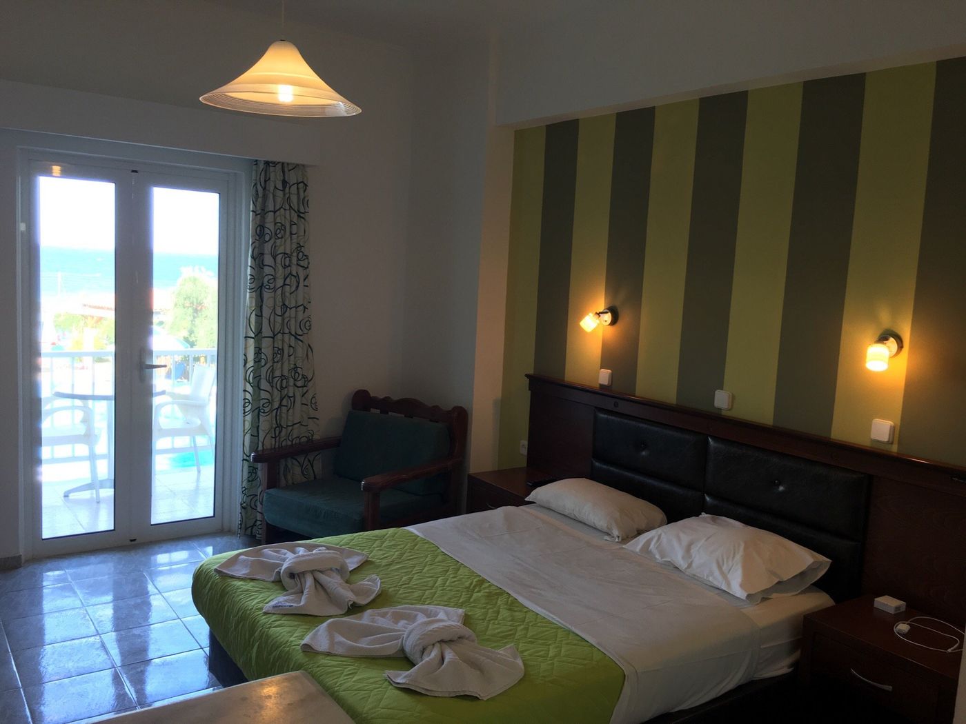 Amoudi Studios and Apartments