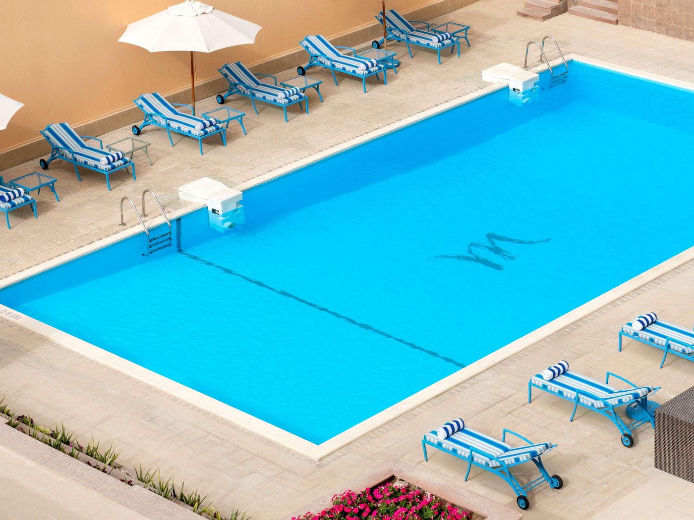 Treffen-House-Doha-Pool-62