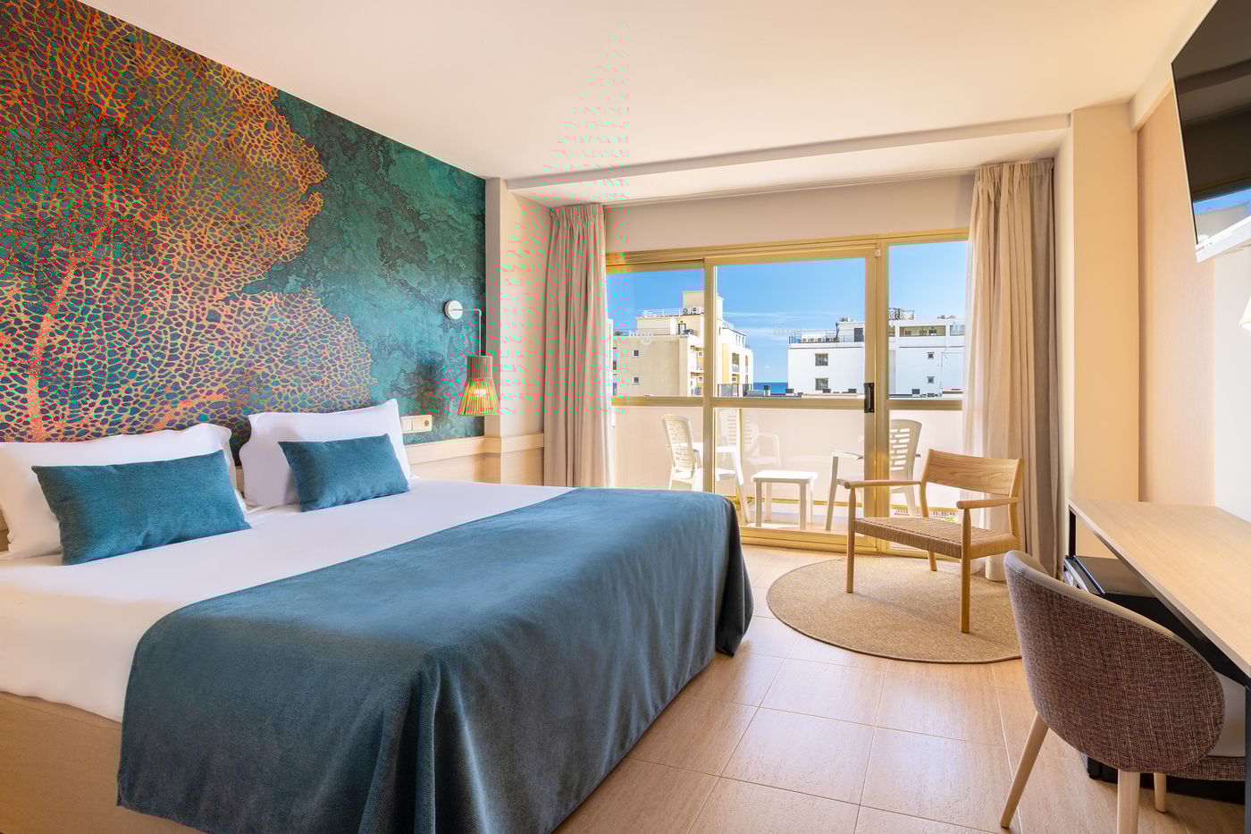 H-TOP-Amaika-Room-11