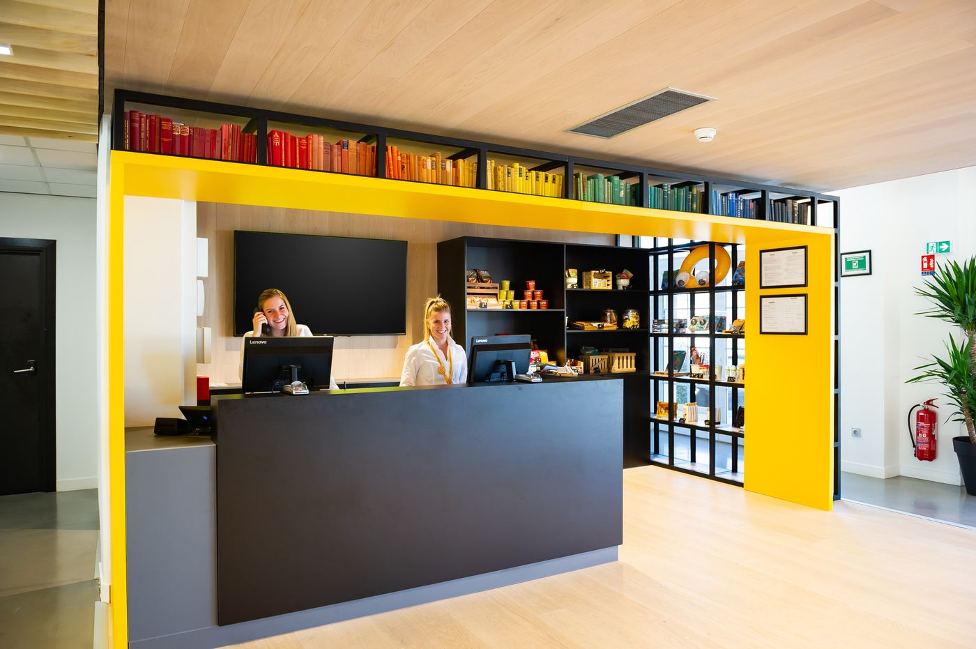 Staycity-Aparthotels-near-Disneyland---Paris-Lobby-15