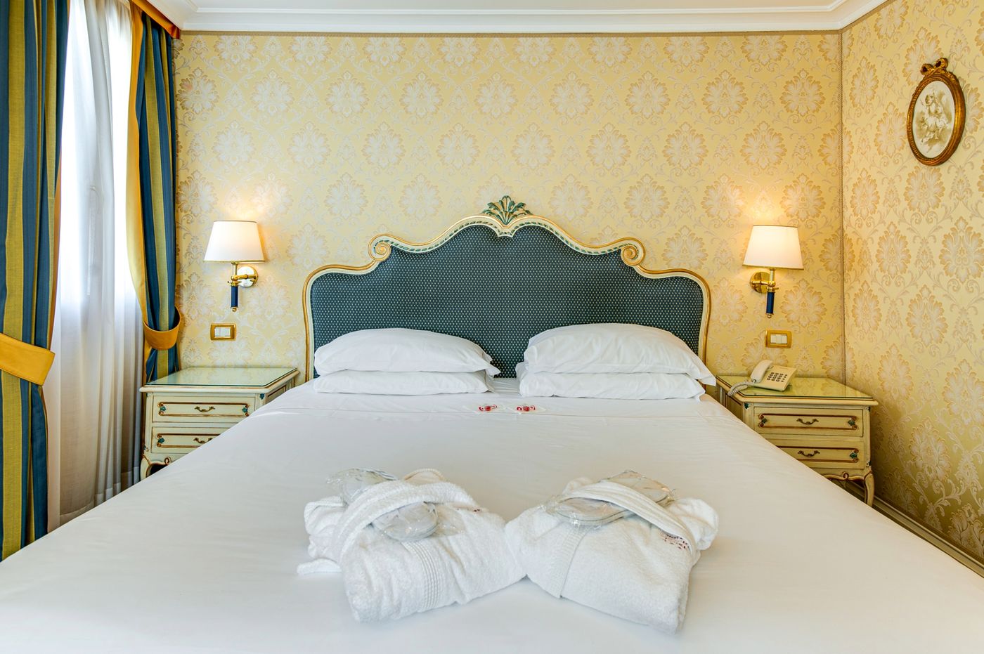 Hotel-Antiche-Figure-Room-26